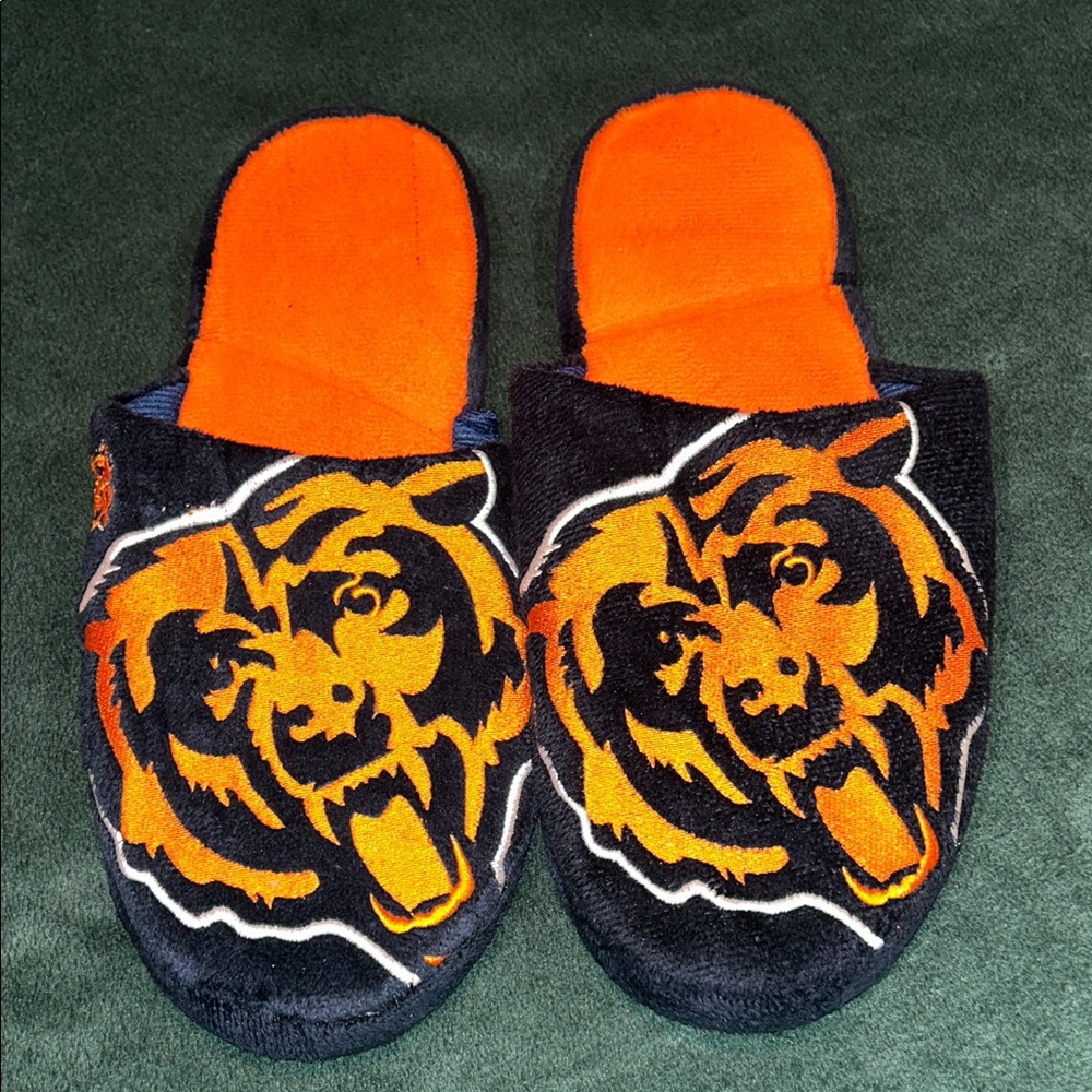 Forever Collectibles Chicago Bears Orange and Blue Men’s Slippers Size  L 11-12